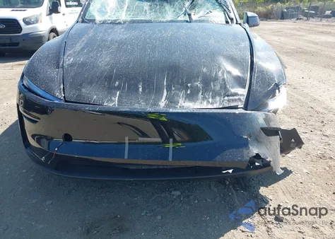 2026 Tesla Model Y Long Range Dual Motor All-Wheel Drive/Long Range Launch Series из США, поврежденный, VIN 7SAYGDEE6TA410219